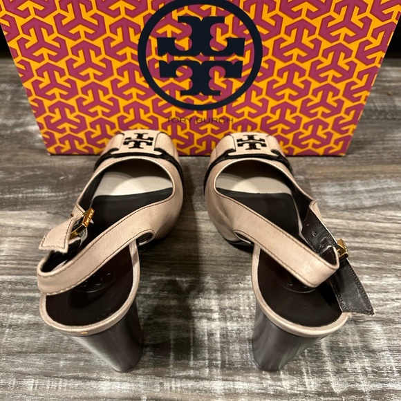 Tory Burch Tennyson-veg leather, pale gray, coconut, 6.5 NWT and box - Picture 3 of 6